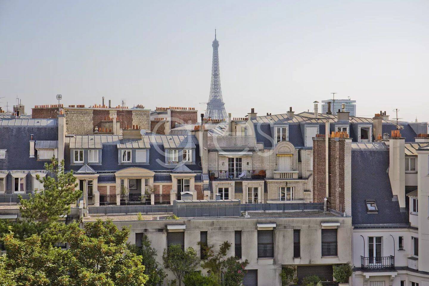 Appartement 1 pièce 46 m² · à Paris 16ème Arrondissement · 45,7 m² · 2 500 €