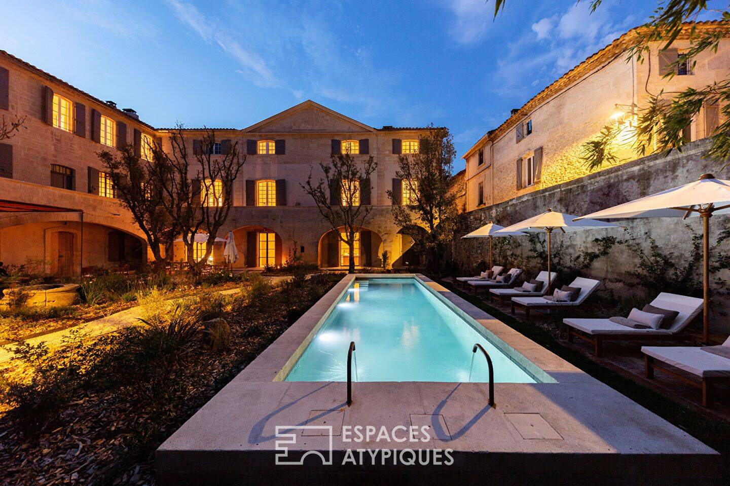 Maison 20 pièces 1167 m² · à Aramon · 1 167 m² · 4 400 000 €