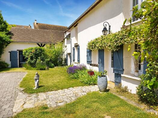 Maison à vendre 549 500 € 9 pièces 7 chambres 356 m² 700 m² de terrain Maincy 77950