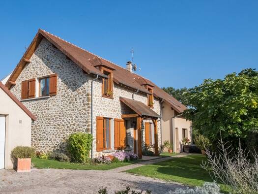 Maison à vendre 895 000 € 9 pièces 4 chambres 205 m² 868 m² de terrain Feucherolles 78810