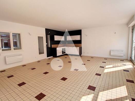 Appartement à louer 645 € 4 pièces 2 chambres 82 m² RDC/2 Féchain 59247