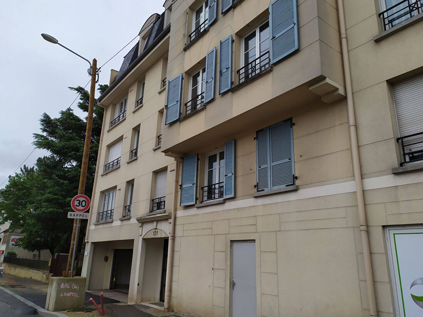 Appartement 1 pièce 25 m² · à Châtenay-Malabry · 25,4 m² · 713 €/mois