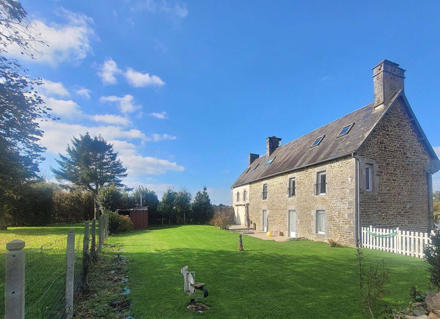 Maison 8 pièces 175 m² · à Bréhal · 175 m² · 285 000 €