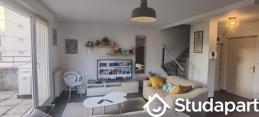 1 pièce 9 m² · à Lyon 8ème Arrondissement · 9 m² · 640 €