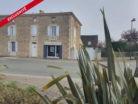 Maison à vendre 200 000 € 7 pièces 3 chambres 170 m² 808 m² de terrain Moutiers-sur-le-Lay 85320