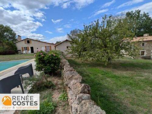 Maison 7 pièces 184 m² · à Saint-Maixent-l'École · 184 m² · 31 250 €