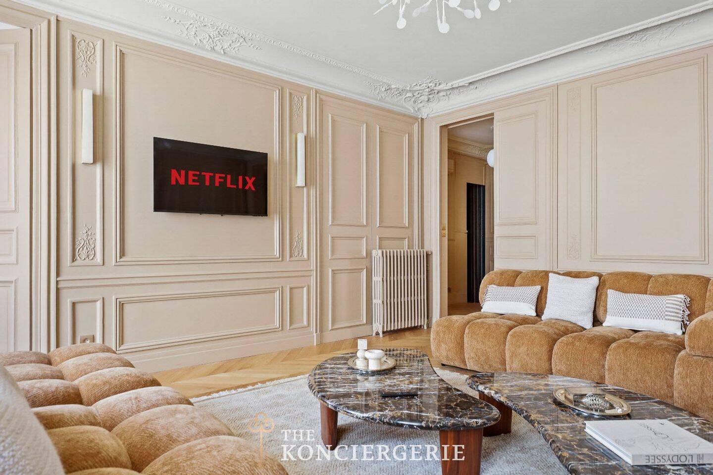 Appartement 3 pièces 120 m² · à Paris 8ème Arrondissement · 120 m² · 20 389 €/mois