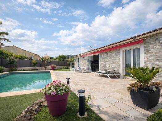 Maison de plain-pied à vendre 499 000 € 5 pièces 4 chambres 115 m² 720 m² de terrain Taradeau 83460