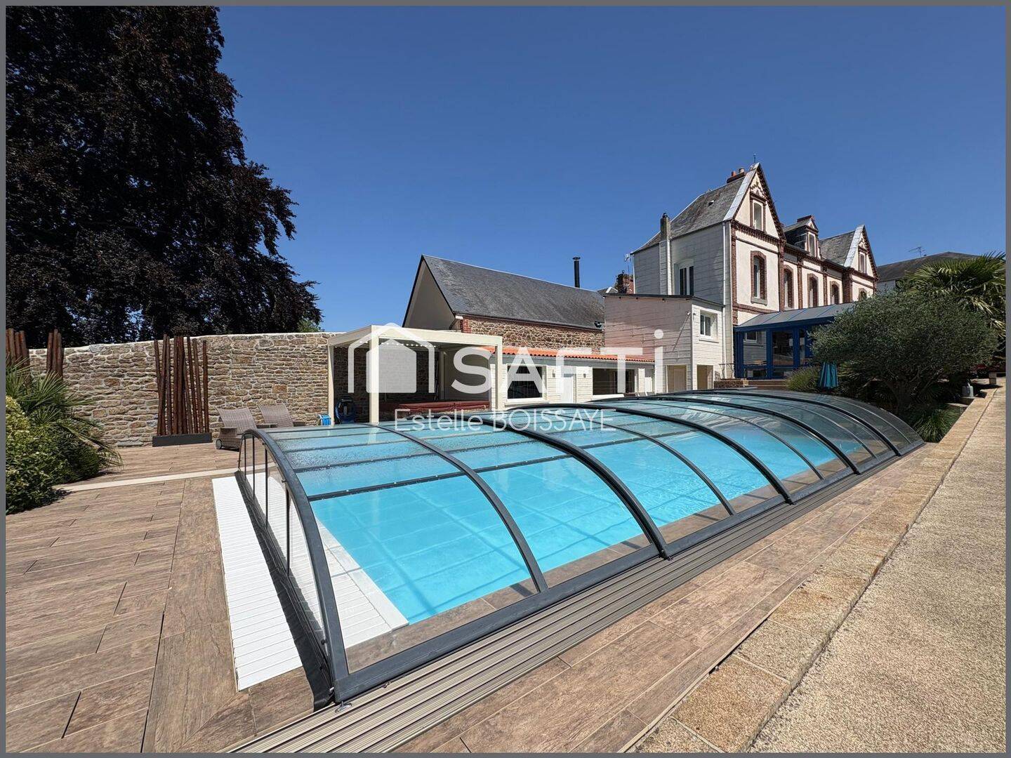 Maison 10 pièces 225 m² · à Vire Normandie · 225 m² · 449 500 €
