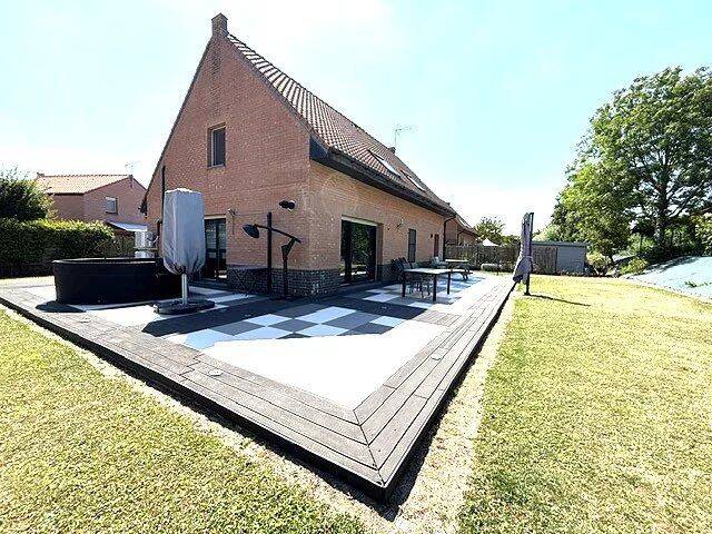 Maison 5 pièces 160 m² · à Wattrelos · 160,4 m² · 470 000 €