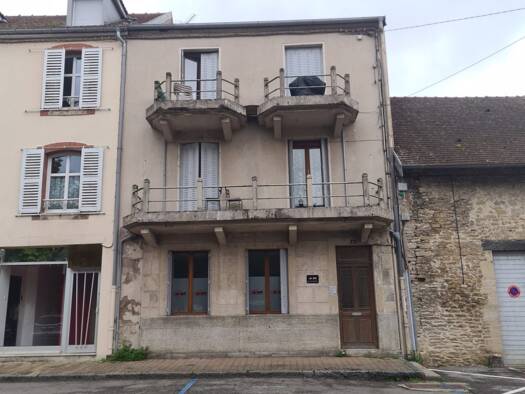 Immeuble à vendre 177 350 € 95 m² Ornans 25290