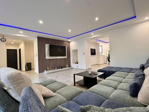 Maison à vendre - Première occupation 499 000 € 13 pièces 5 chambres 341 m² 25 m² de terrain Bourdines Sorgues 84700