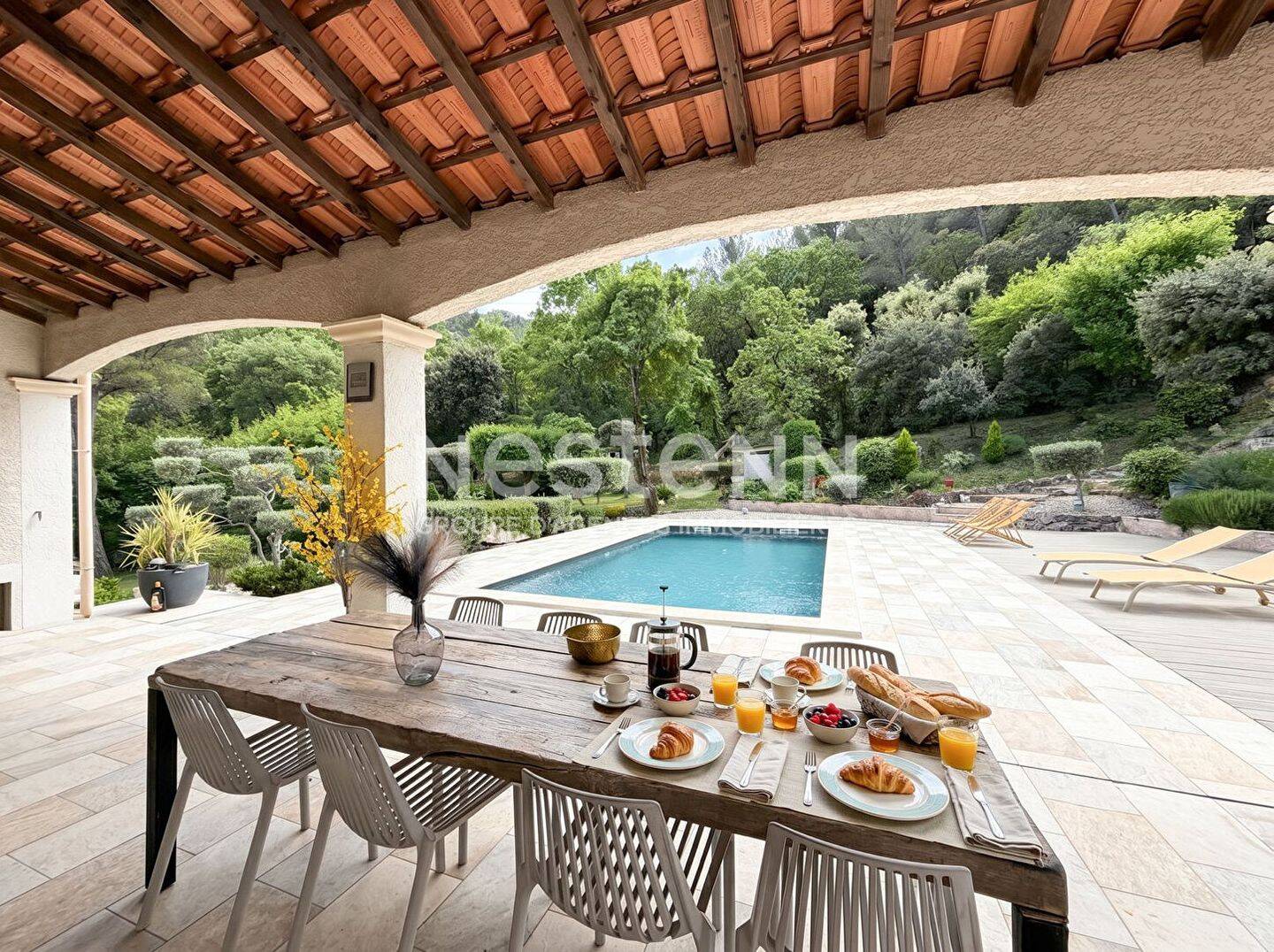 Maison 5 pièces 165 m² · à Simiane-Collongue · 165 m² · 899 000 €