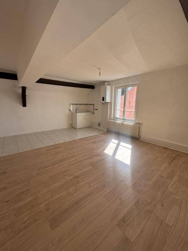 Appartement 3 pièces 53 m² · à Montceau-les-Mines · 53 m² · 450 €