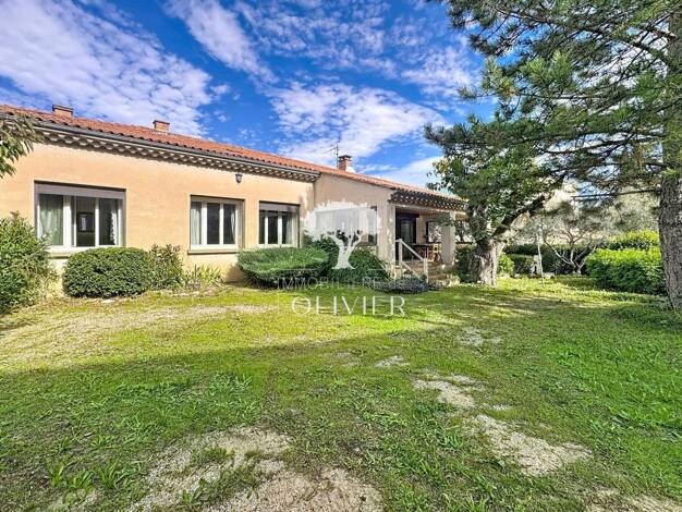 Maison de plain-pied à vendre 379 800 € 5 pièces 4 chambres 135,6 m² 675 m² de terrain Apt 84400