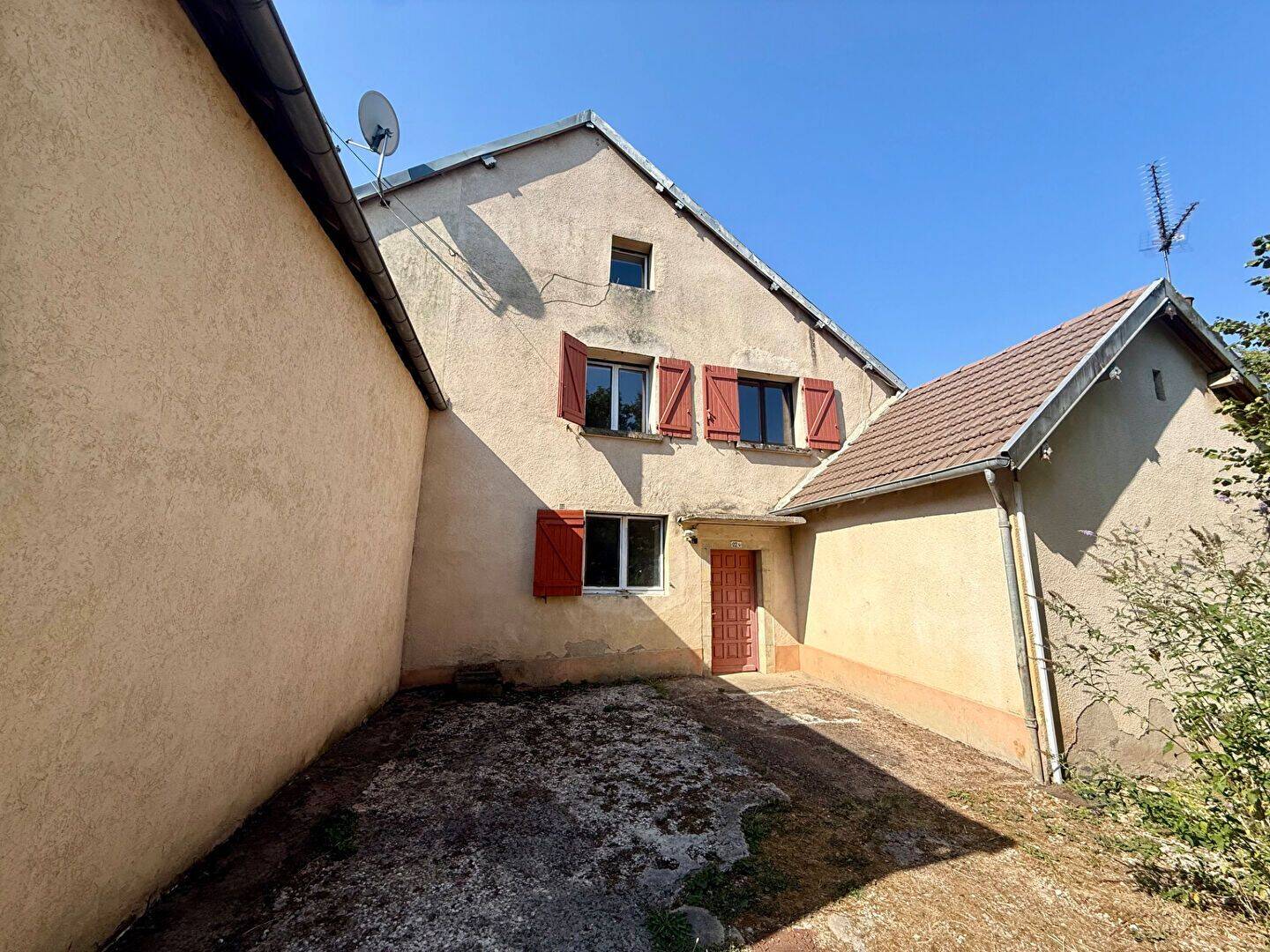 Maison 10 pièces 167 m² · à Besançon · 167,5 m² · 198 000 €
