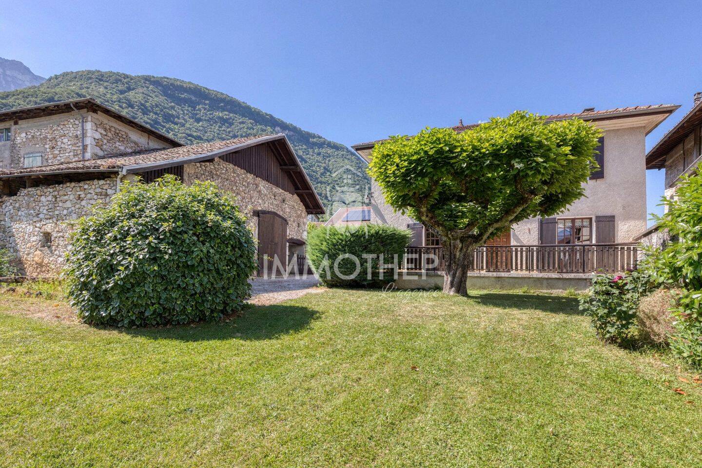 Maison 5 pièces 106 m² · à Saint-Vincent-de-Mercuze · 105,8 m² · 430 000 €