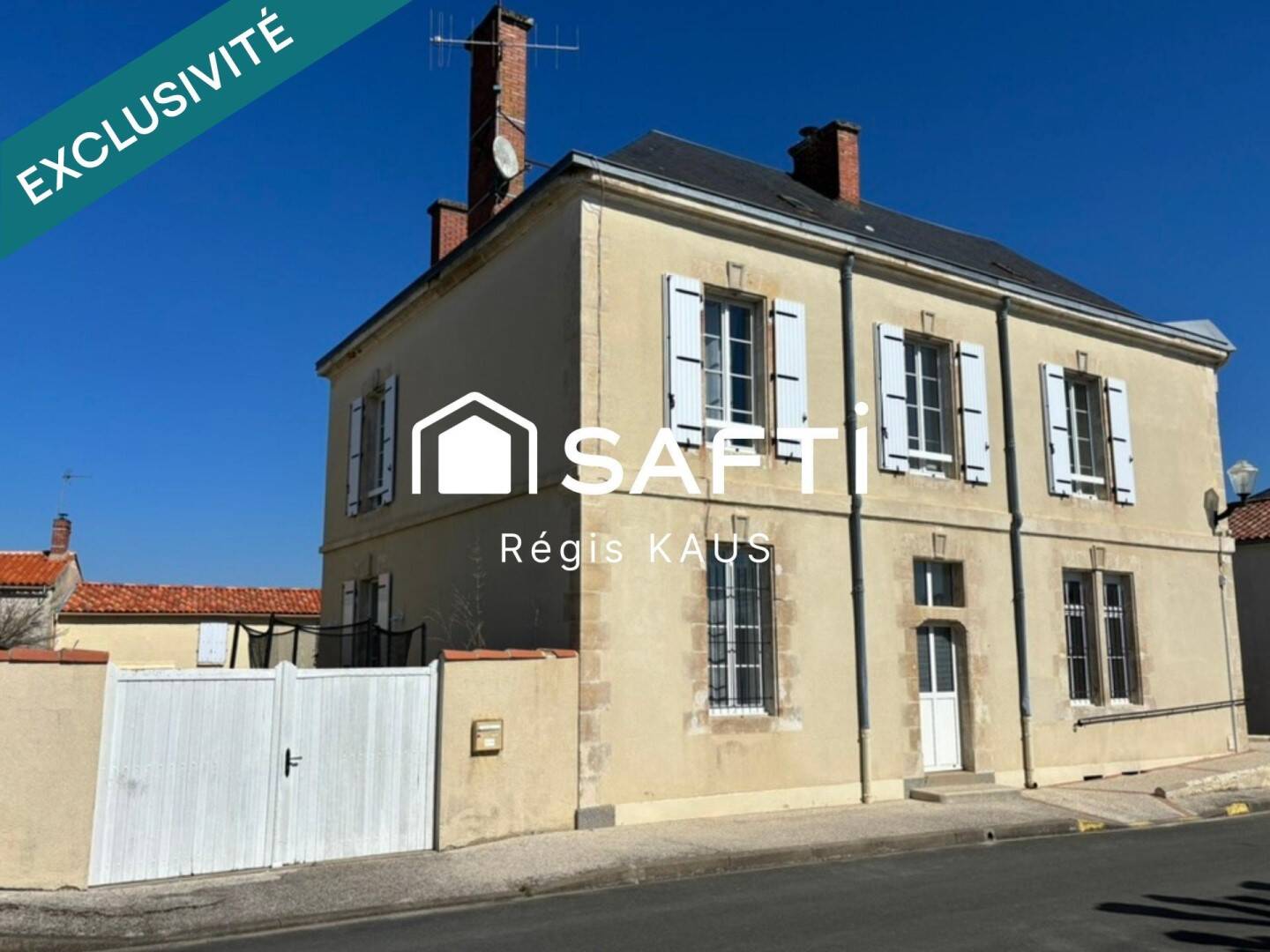 Maison 8 pièces 220 m² · à Nalliers · 220 m² · 249 000 €