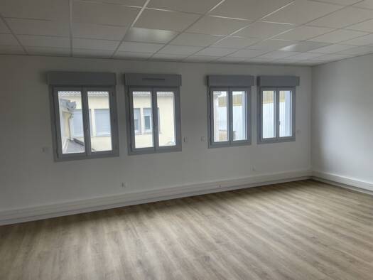 Espace bureau à louer 650 € 48 m² de bureaux La Ville-du-Bois 91140