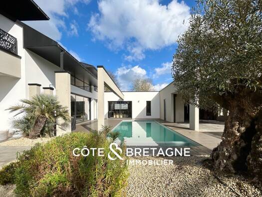 Maison à vendre 1 245 600 € 7 pièces 4 chambres 238 m² 1 100 m² de terrain Cote Bleu Pordic 22590