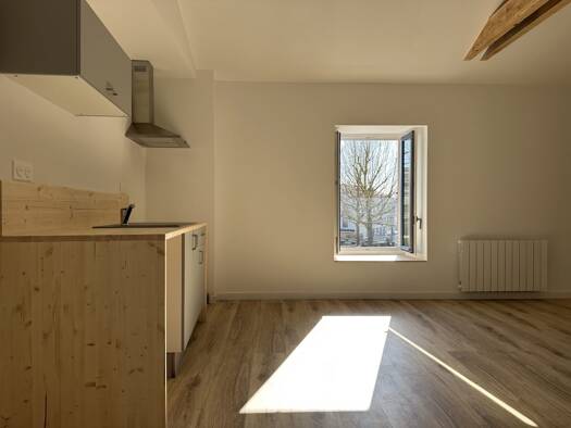 Appartement à vendre 135 000 € 4 pièces 2 chambres 87,3 m² Étage 2/2 Beaujeu 69430