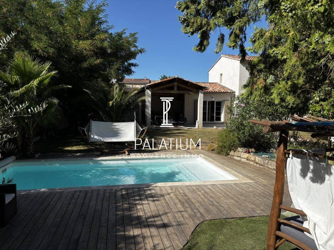 Maison 1 pièce 150 m² · à Lambesc · 150 m² · 3 000 €