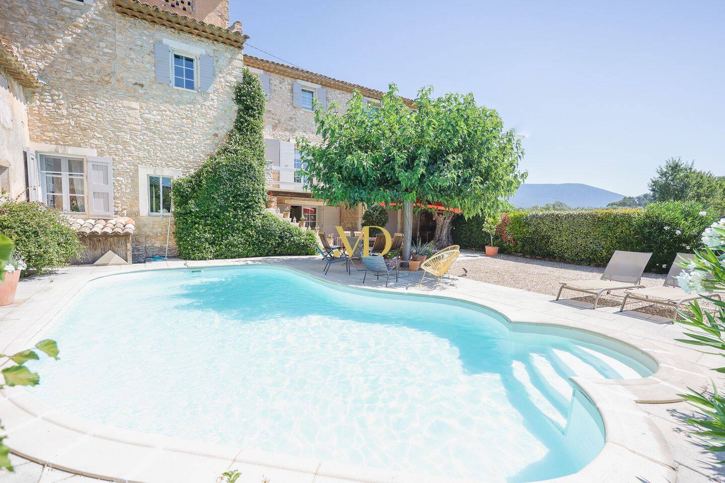 Maison 7 pièces 280 m² · à Villars · 280 m² · 835 000 €
