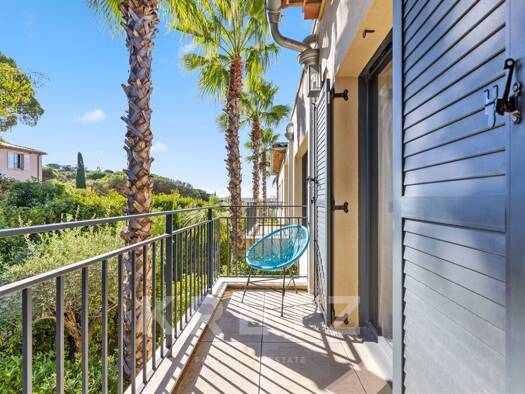 Appartement à vendre 490 000 € 3 pièces 2 chambres 65 m² Étage 1/1 Ville-Les Saquedes-Le Bouillonnet Sainte-Maxime 83120