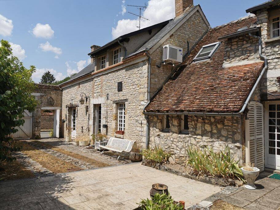 Maison 6 pièces 134 m² · à Yèvre-la-Ville · 134 m² · 163 000 €