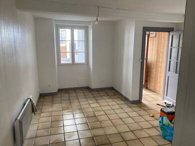 Appartement à louer 600 € 4 pièces 3 chambres 72 m² Dernier étage, Étage 2/2 Centre Basse-Ville Auch 32000
