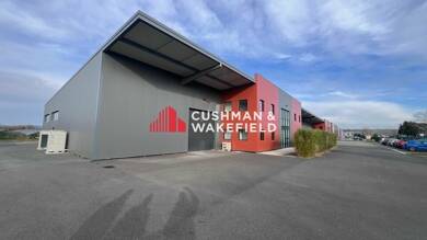 Local d'activités à vendre 2 500 000 € 2 600 m² d'espace de stockage divisible Périphérique Est Gaillac 81600