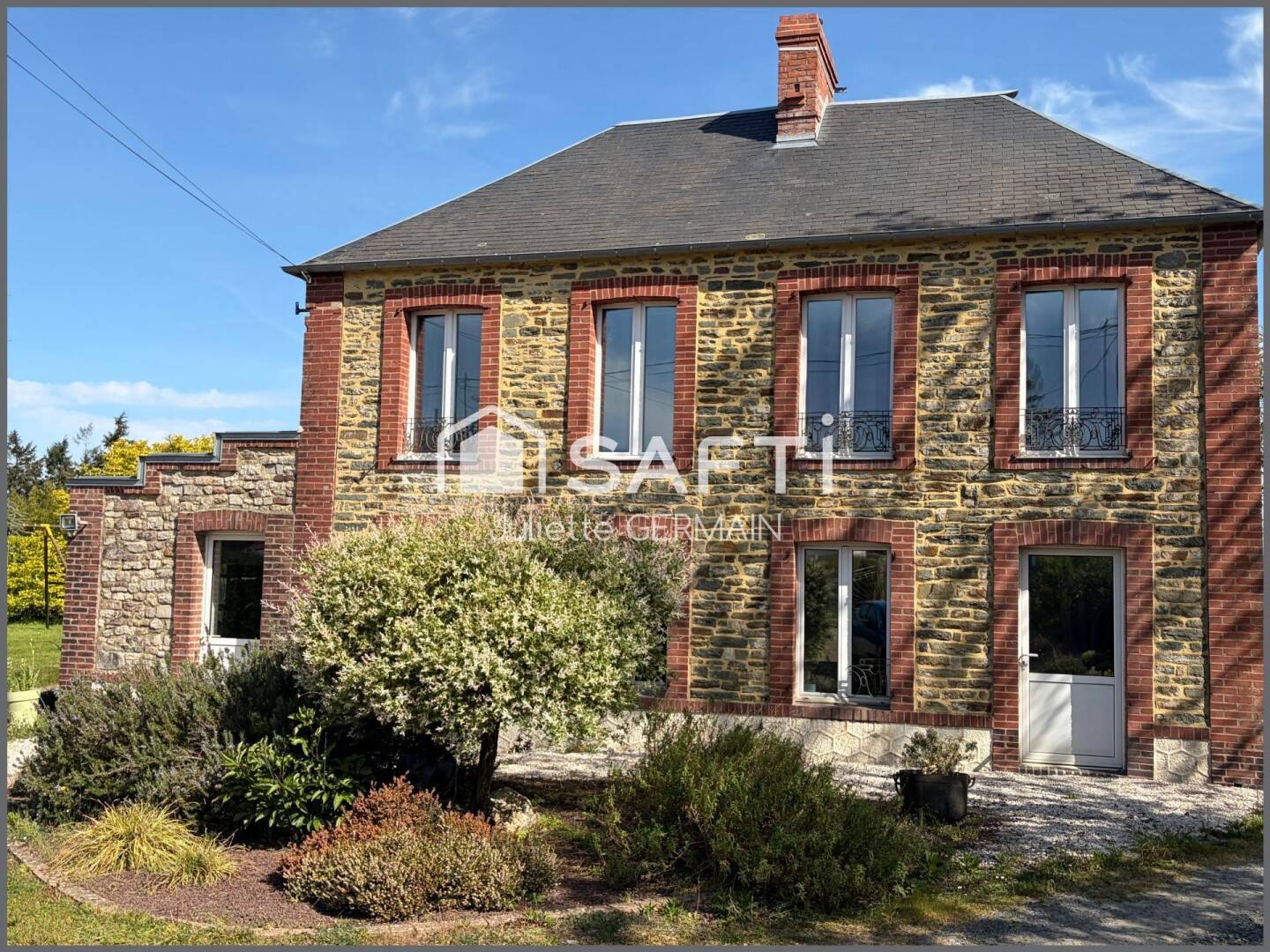 Maison 8 pièces 174 m² · à Souleuvre en Bocage · 174 m² · 298 000 €