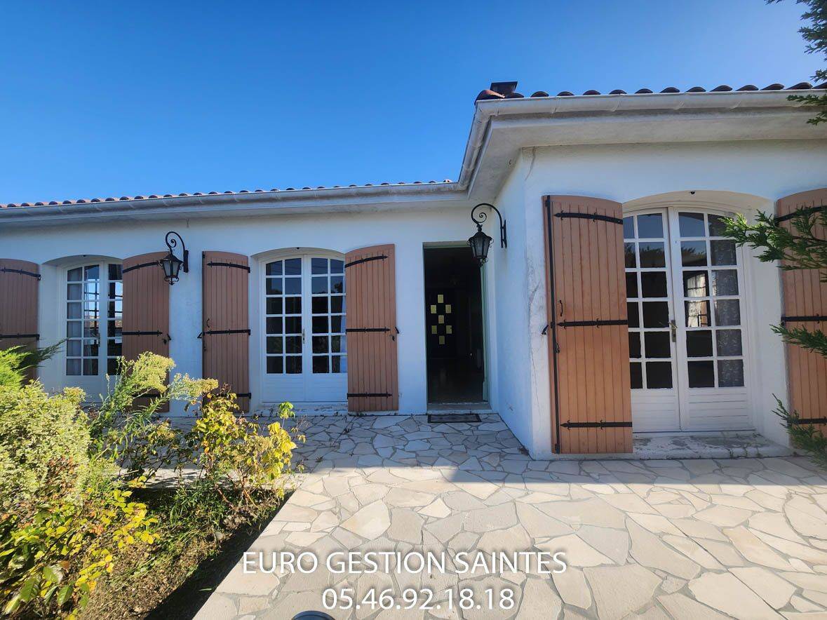 Maison 5 pièces 121 m² · à Saintes · 121,3 m² · 225 750 €