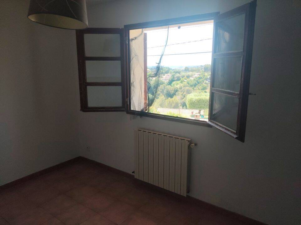 Appartement 1 pièce 10 m² · à La Gaude · 10 m² · 450 €