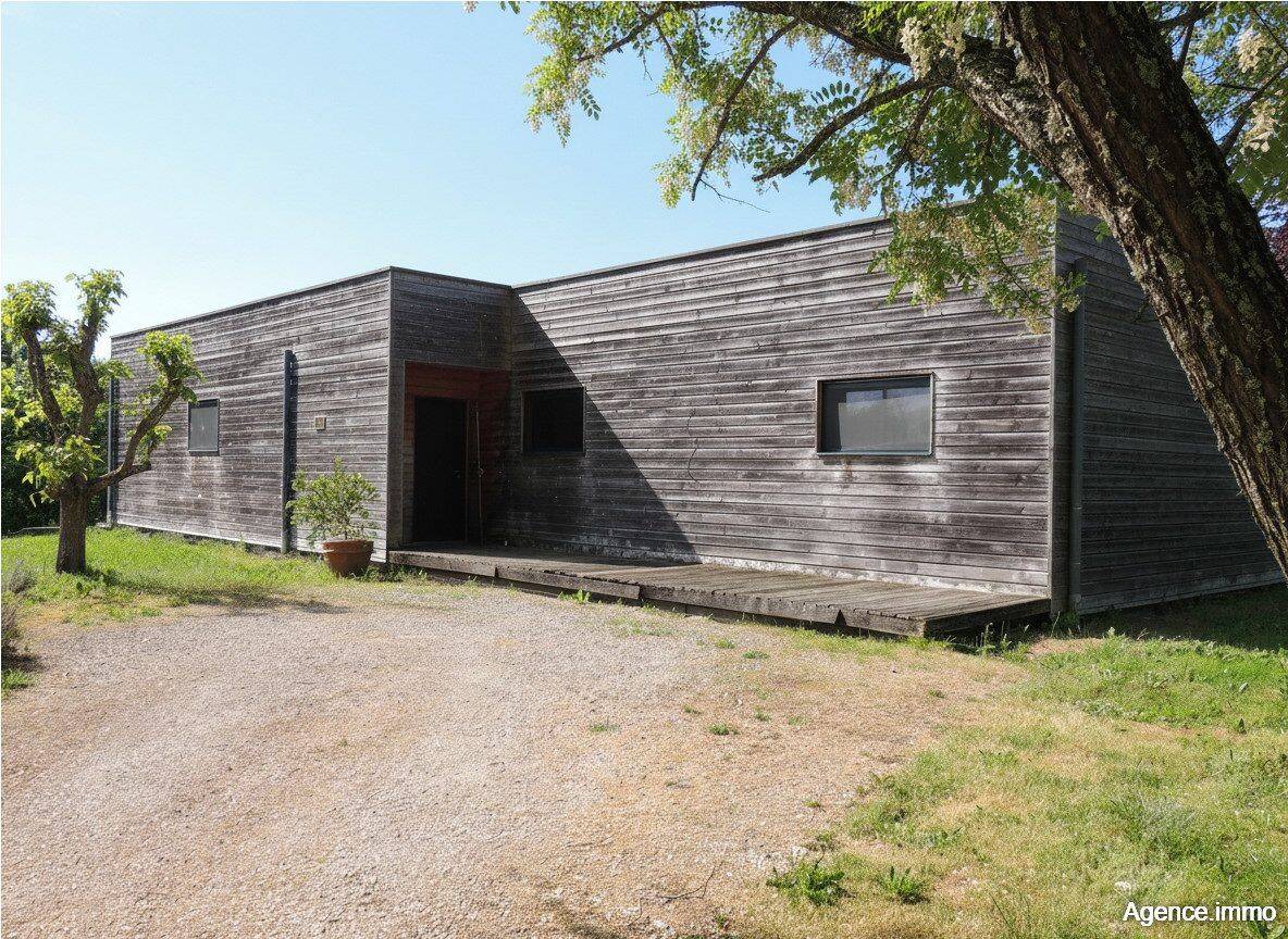 Maison 1 pièce 122 m² · à Laramière · 122 m² · 220 000 €
