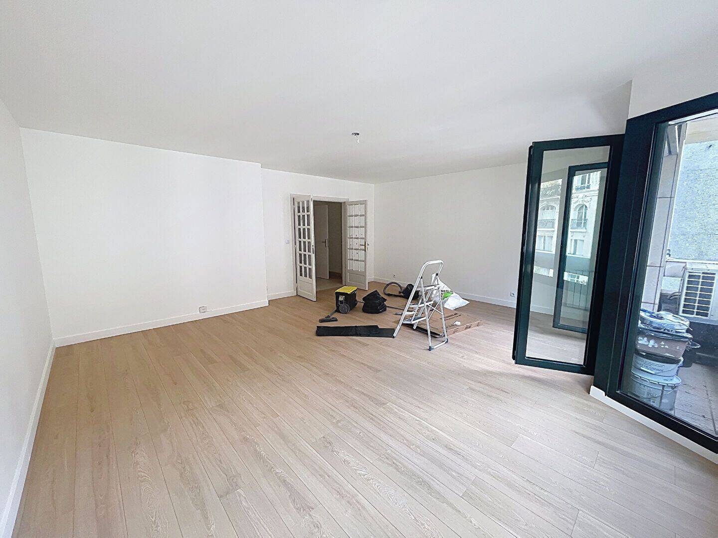 Appartement 2 pièces 71 m² · à Paris 16ème Arrondissement · 70,6 m² · 2 500 €/mois