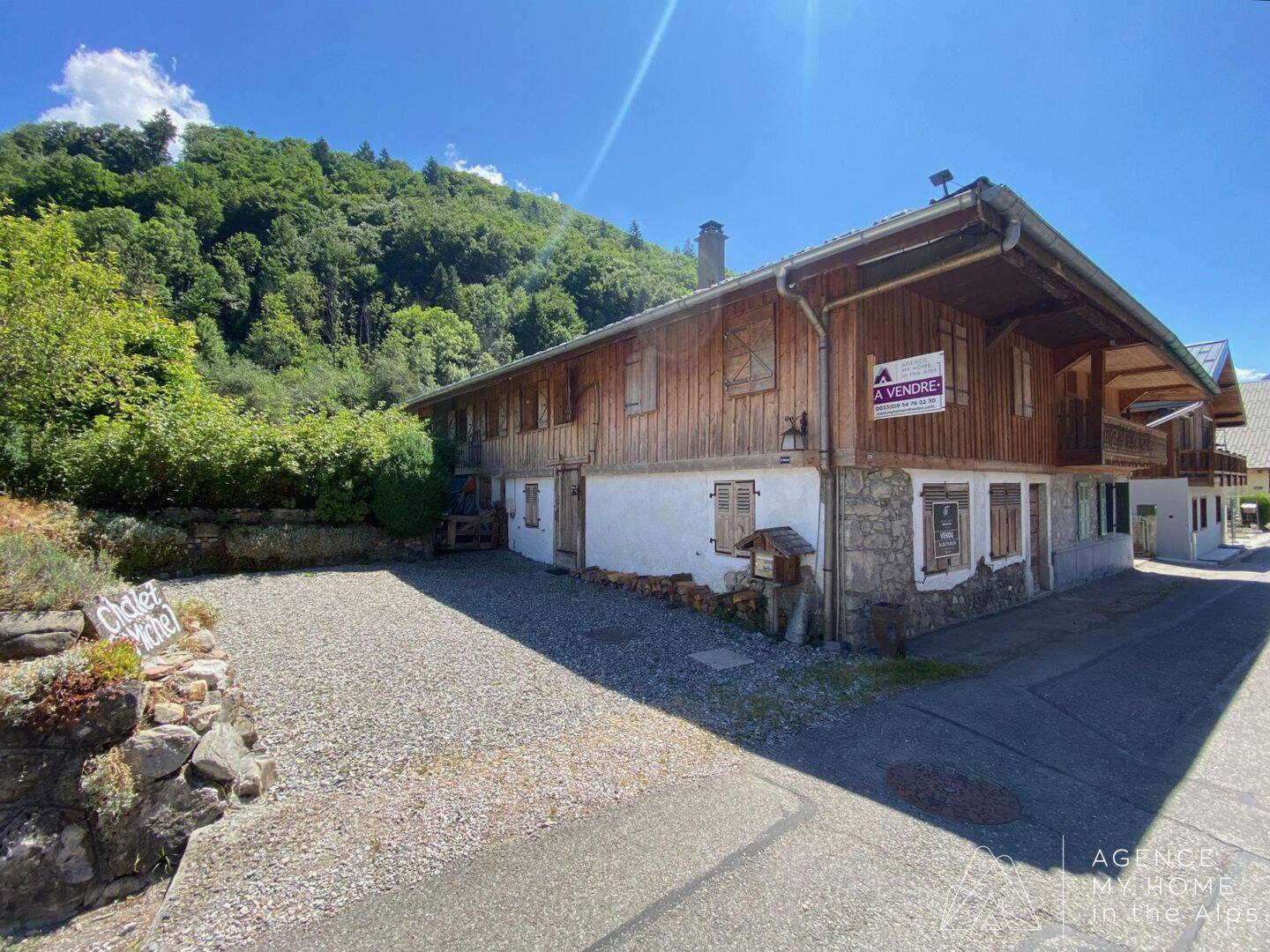 Maison 8 pièces 195 m² · à Saint-Jean-d'Aulps · 195,3 m² · 749 000 €