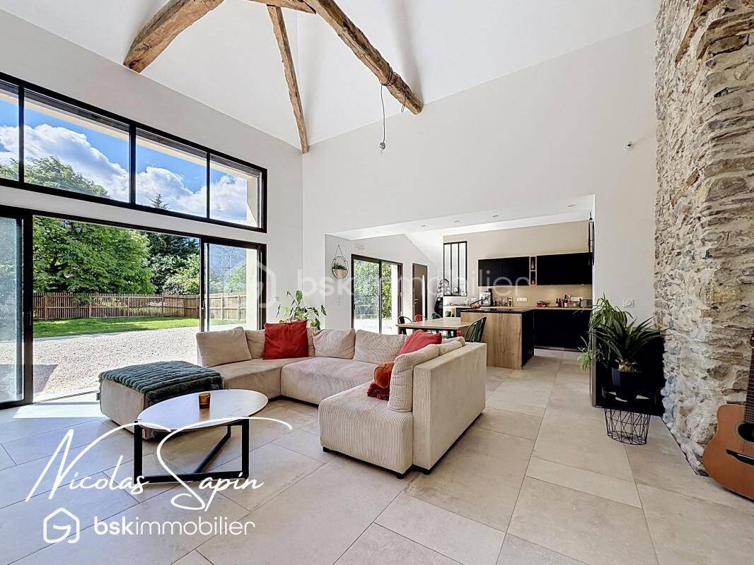 Maison 6 pièces 167 m² · à Vif · 167 m² · 595 000 €