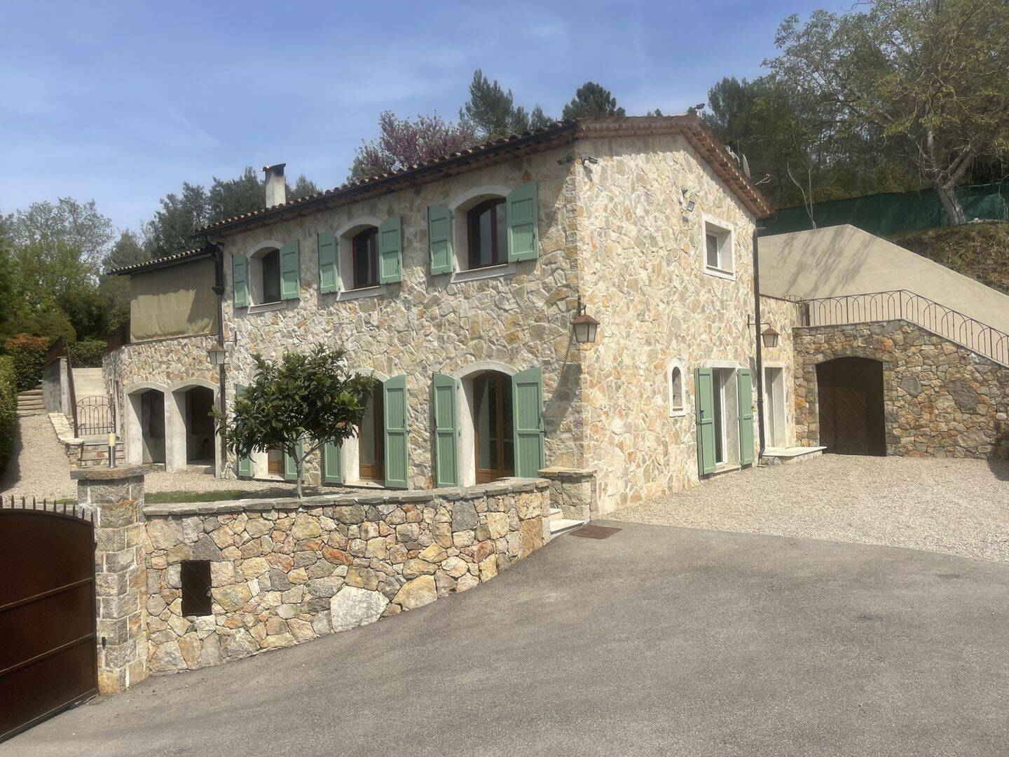Maison 6 pièces 159 m² · à Le Tignet · 159 m² · 895 000 €