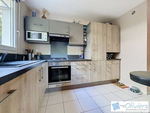 Appartement à vendre 230 000 € 2 pièces 1 chambre 54,8 m² RDC Villaroy Guyancourt 78280