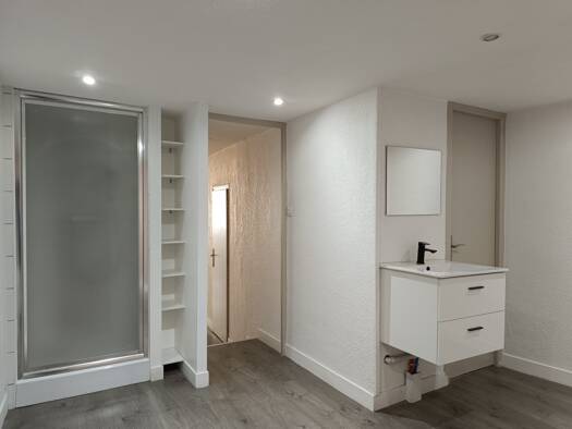 Local commercial à louer 395 € 26 m² de surface de vente Bourg-Charité Narbonne 11100