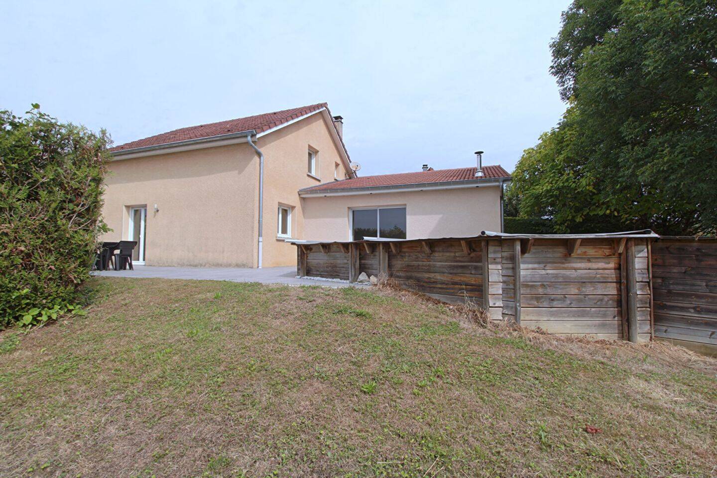 Maison 6 pièces 139 m² · à Gennes · 138,9 m² · 313 000 €