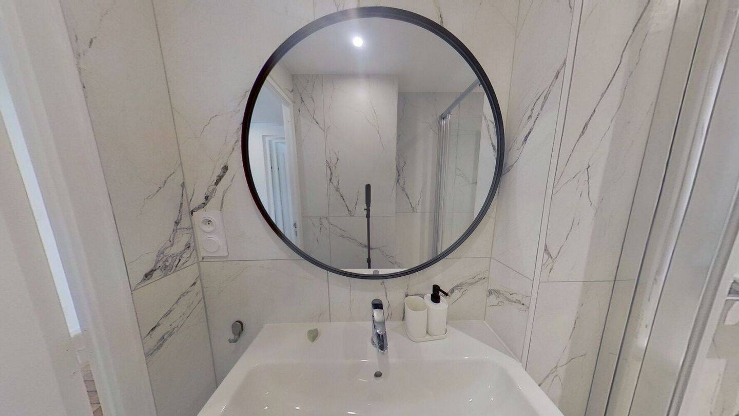 7 pièces 105 m² · à Lyon 8ème Arrondissement · 105 m² · 500 €/mois