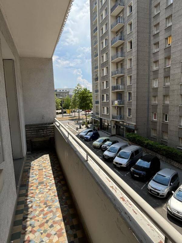 A LOUER - T3 MEUBLE AVEC BALCON - 3 RUE PIERRE RUIBET — 4