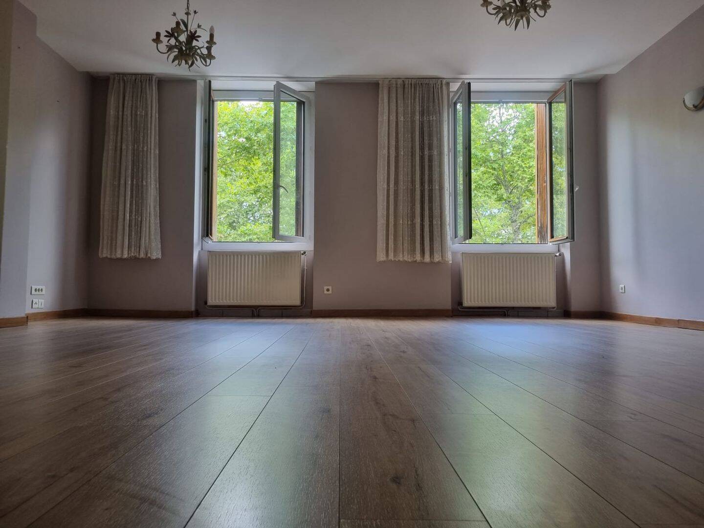 Appartement 4 pièces 100 m² · à Saint-Étienne · 100 m² · 850 €