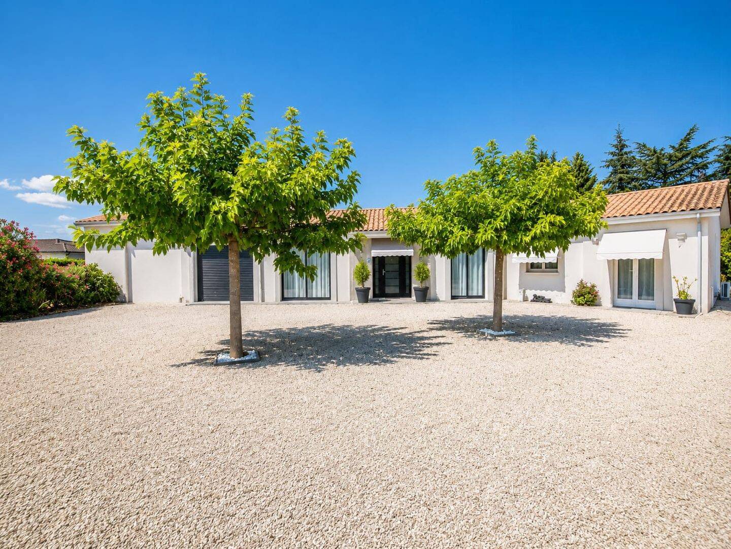 Maison 8 pièces 177 m² · à Saint-Laurent-des-Vignes · 177 m² · 498 000 €