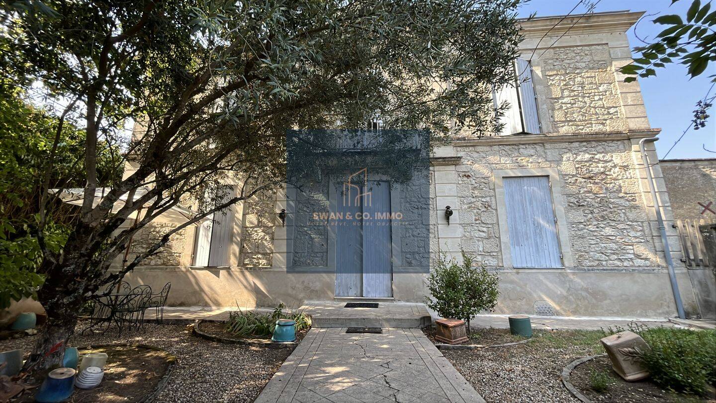 Maison 11 pièces 311 m² · à Vélines · 311 m² · 643 800 €