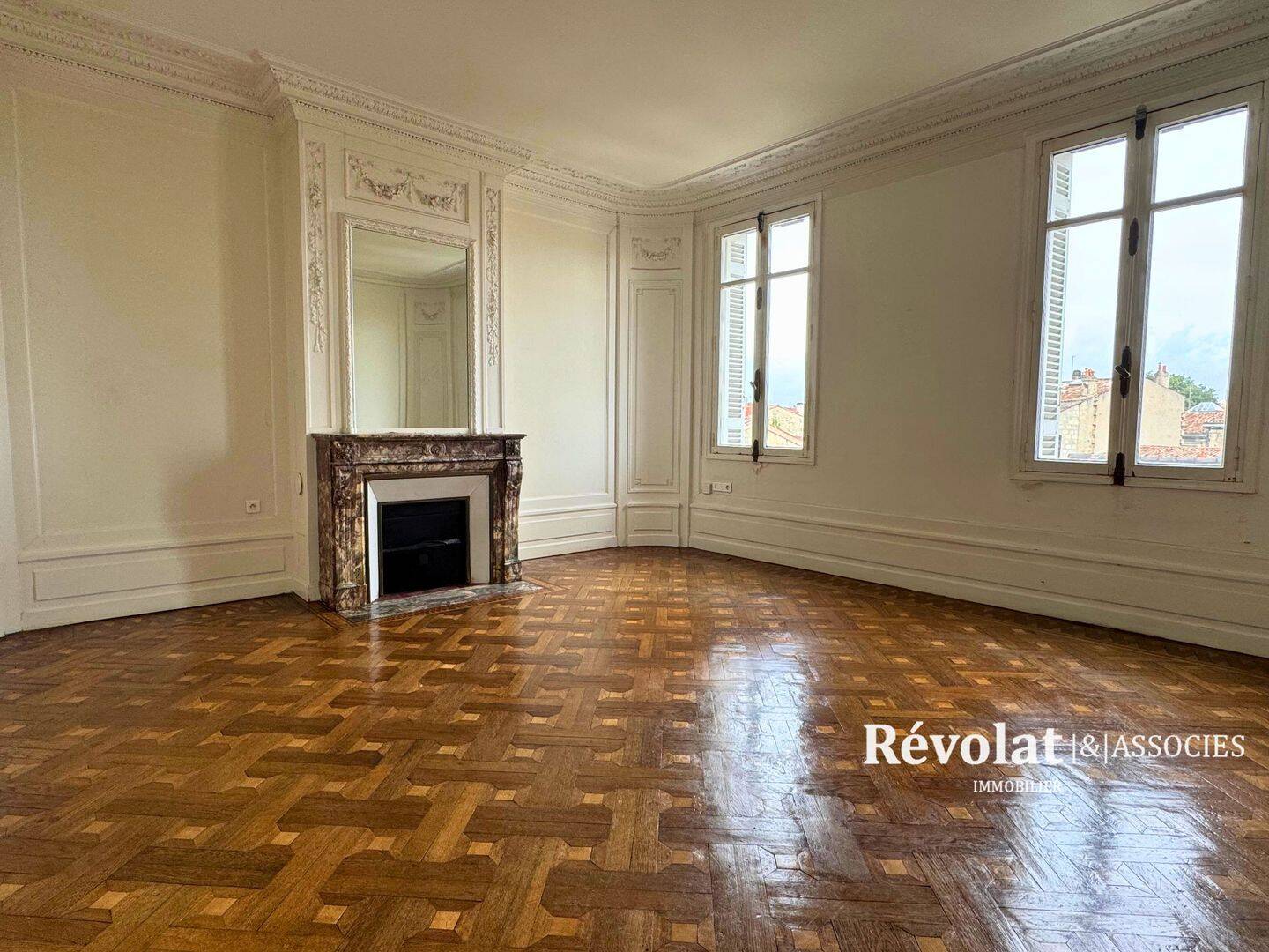 Appartement 5 pièces 136 m² · à Bordeaux · 136,3 m² · 1 830 €/mois