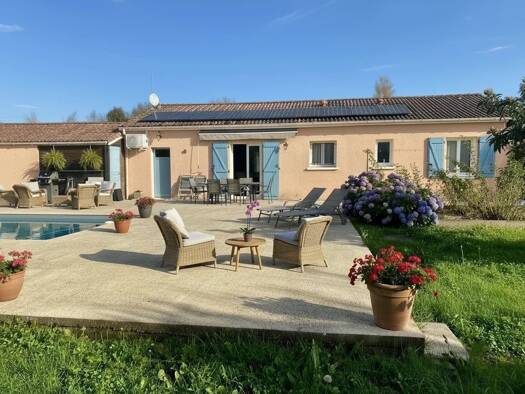 Maison de plain-pied à vendre 270 400 € 5 pièces 4 chambres 100 m² 2 301 m² de terrain Sérignac-sur-Garonne 47310