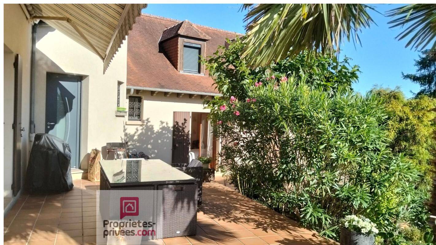 Maison 7 pièces 230 m² · à Cosnac · 230 m² · 445 000 €